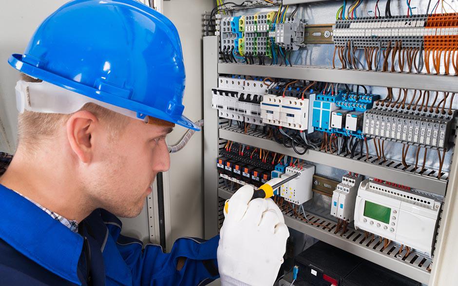 électricien de maintenance Versailles